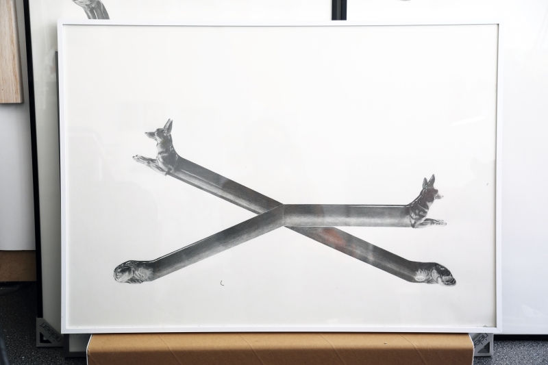 吳權倫「牧羊犬與其他 」創作作品：《Seesaw》，紙、鉛筆，59.4X84 cm，2019